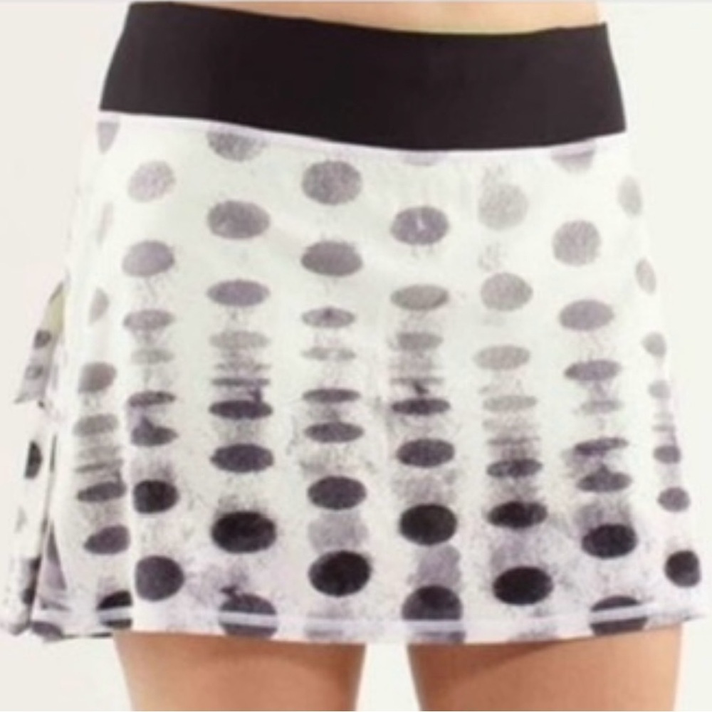 Lululemon Run Pace Setter Seaside Dot White Black Pleated Skort | Size 10